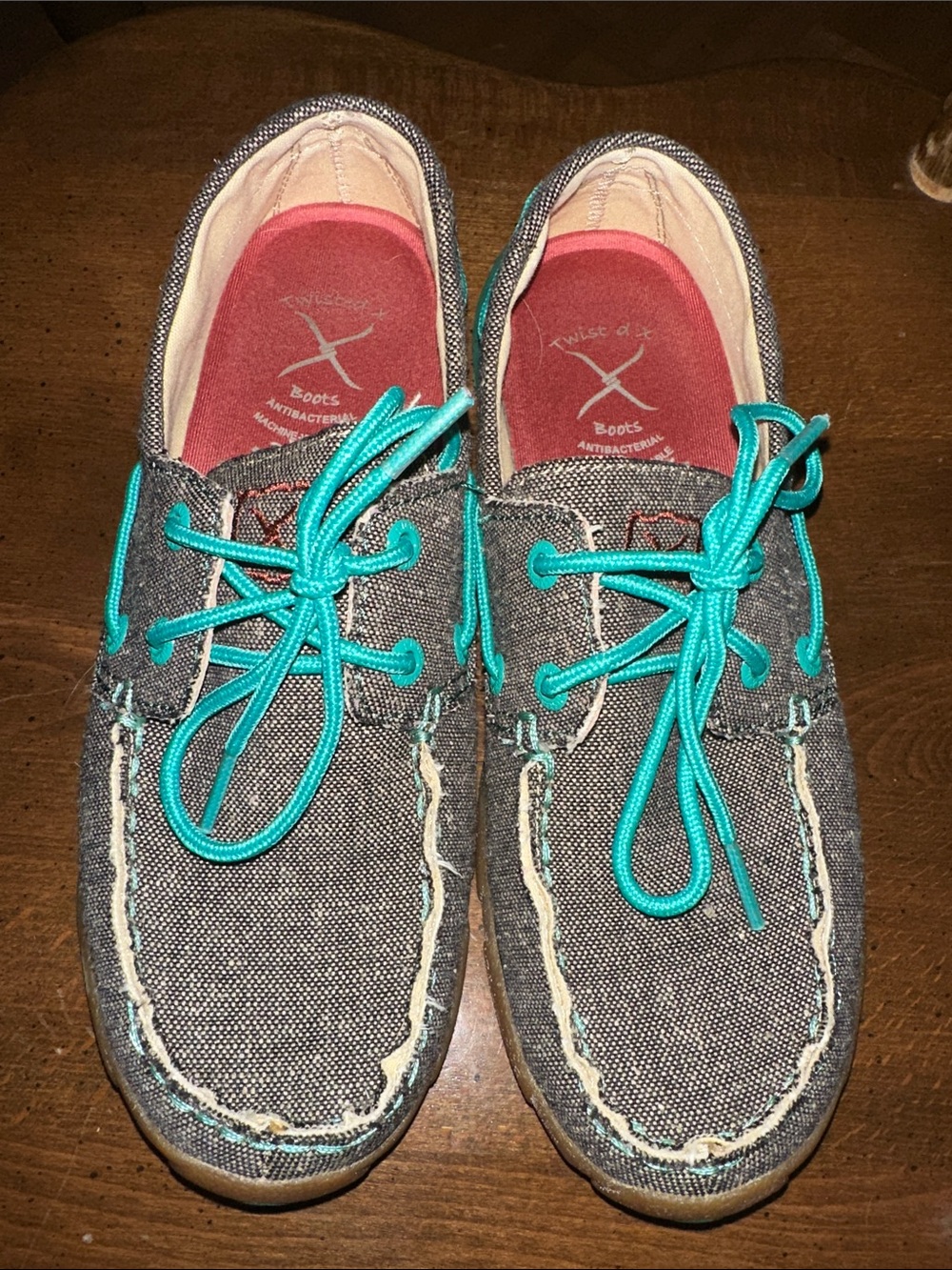 Twisted X Denim Gray Canvas Shoes with Teal Laces Size 6.5M